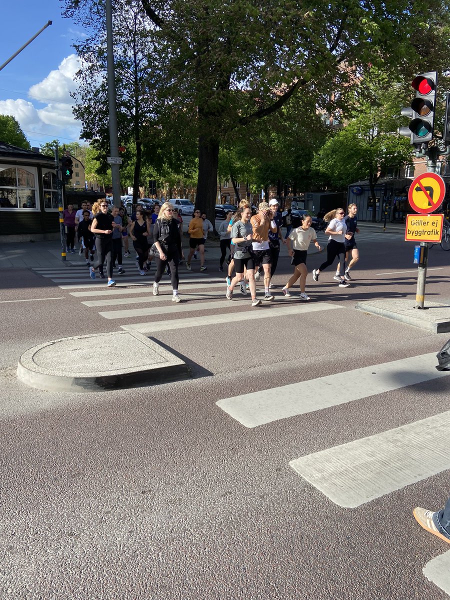 New Yorks hetaste dejtingknep, löparklubben, har anlänt till Zinkensdamm