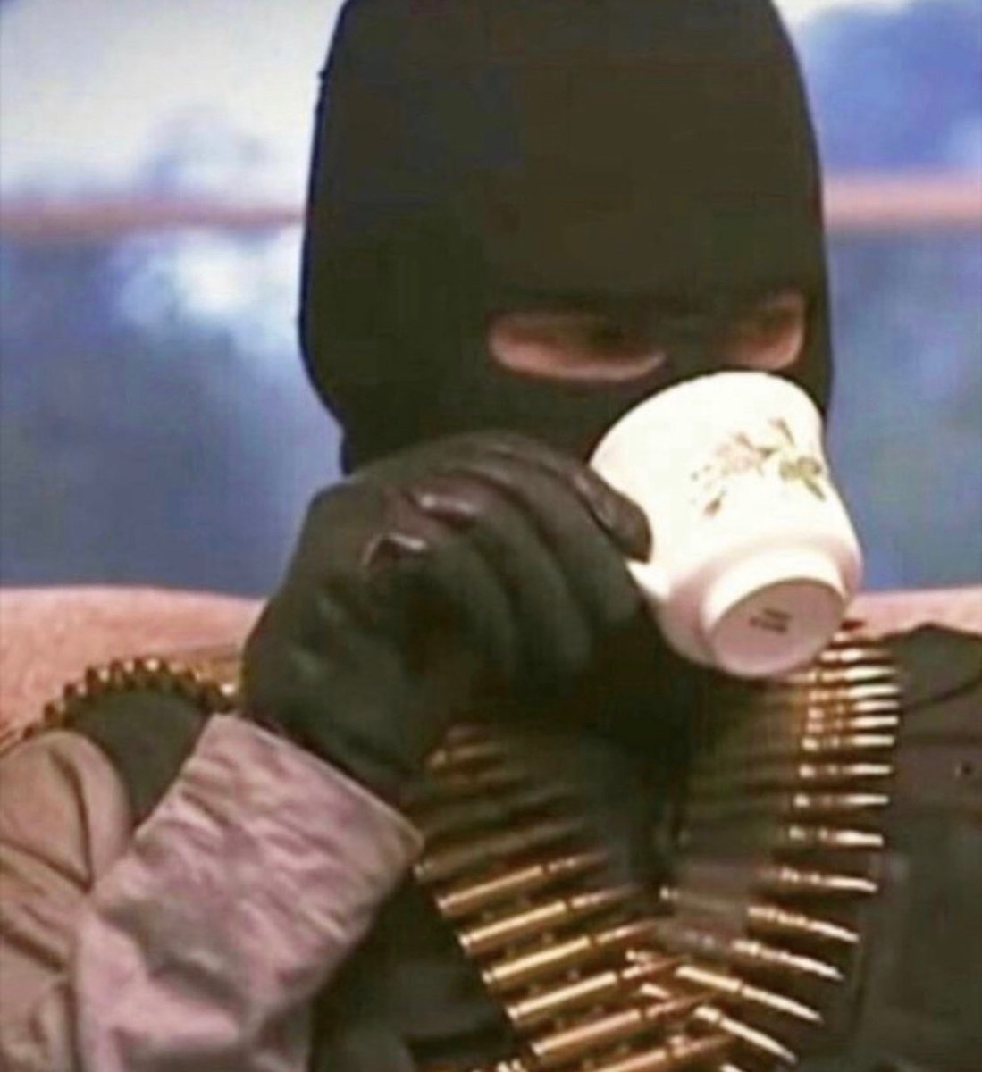 weekend was good not gonna lie ^^

went to the shooting range with wifey, such a lovely time. she missed all targets like...LOL?!

anyway, we went to a manicure place and it was awesome! you should see my nails, pretty lit stuff.

at home, we sniped some bad bunnz while cucks