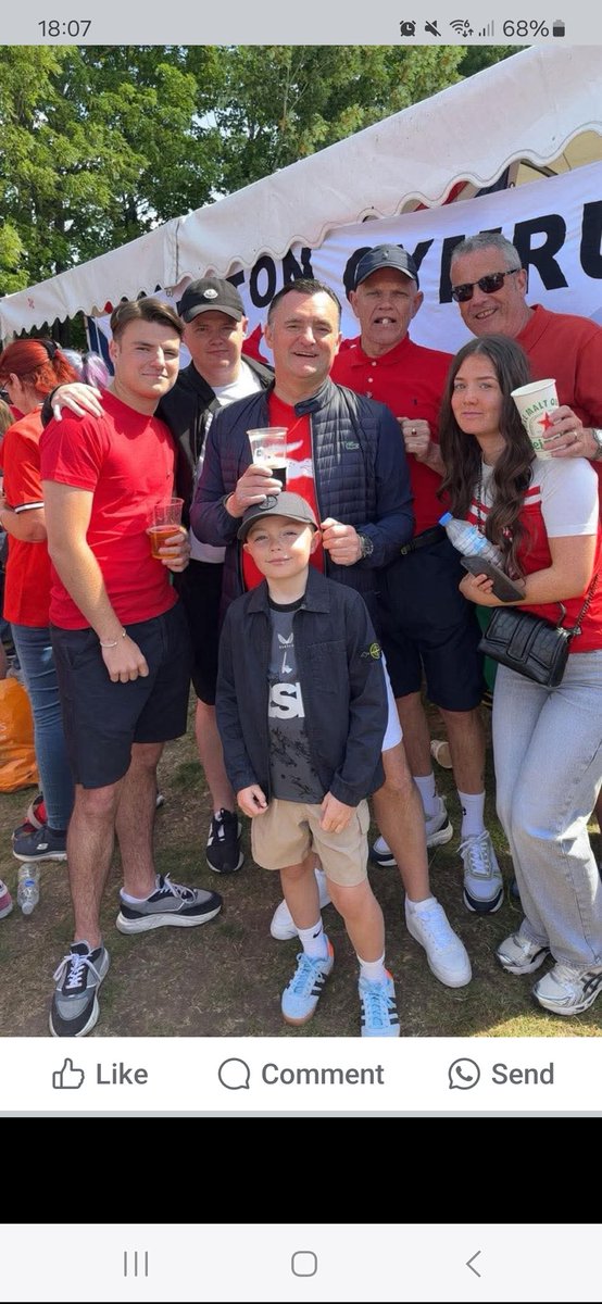 3 old boys with the siblings,passing it on down the generations,that's what football is all about #cafc