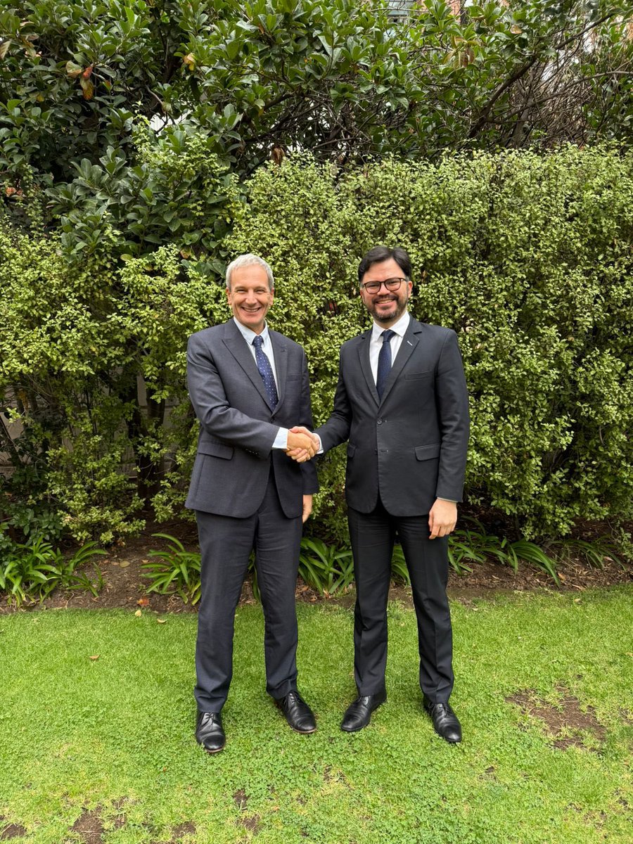 OIT América Central (@oit_amercentral) on Twitter photo Director <a href="/OIT_AmerCentral/">OIT América Central</a> Eliel Hasson conversó con embajador de Guatemala en Chile, Arriaza Ayala, sobre iniciativas en Guatemala, la formación de competencias y los retos de la cooperación y el multilateralismo en el mundo del trabajo.
<a href="/EmbaGuate_Chile/">Embajada de Guatemala en Chile</a> <a href="/chilevalora/">ChileValora</a> <a href="/AGCICHILE/">AGCIDCHILE</a> Director <a href="/OIT_AmerCentral/">OIT América Central</a> Eliel Hasson conversó con embajador de Guatemala en Chile, Arriaza Ayala, sobre iniciativas en Guatemala, la formación de competencias y los retos de la cooperación y el multilateralismo en el mundo del trabajo.
<a href="/EmbaGuate_Chile/">Embajada de Guatemala en Chile</a> <a href="/chilevalora/">ChileValora</a> <a href="/AGCICHILE/">AGCIDCHILE</a>
