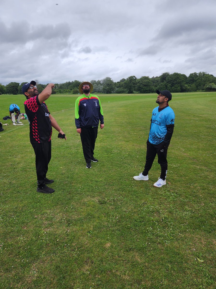 #LlandaffCC, #SwanLankansCC and #TheRotiGroup win the toss and elect to bat first! 
#CommunityCohesion 
#RoadToSophiaGardens2025