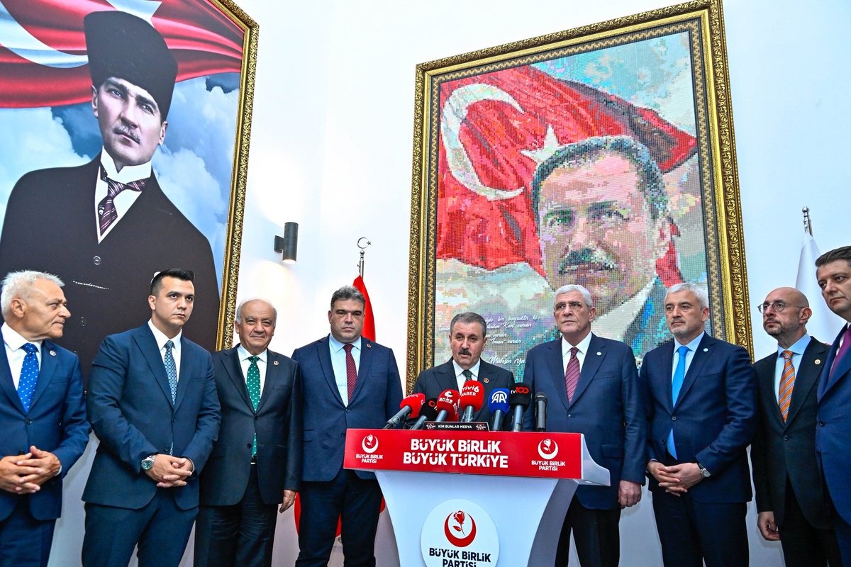 Enver Yılmaz (@enveryilmazordu) on Twitter photo Genel Başkanımız Sayın Müsavat Dervişoğlu (<a href="/MDervisogluTR/">Müsavat Dervişoğlu</a>) ile birlikte,
Büyük Birlik Partisi Genel Başkanı Sayın Mustafa Destici ile BBP Genel Merkezi’nde bir araya geldik.
Misafirperverlikleri için kendilerine teşekkür ediyoruz. Genel Başkanımız Sayın Müsavat Dervişoğlu (<a href="/MDervisogluTR/">Müsavat Dervişoğlu</a>) ile birlikte,
Büyük Birlik Partisi Genel Başkanı Sayın Mustafa Destici ile BBP Genel Merkezi’nde bir araya geldik.
Misafirperverlikleri için kendilerine teşekkür ediyoruz.