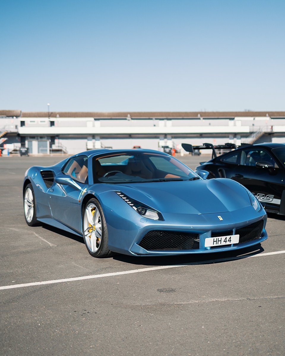Regtransfers's tweet image. This Ferrari wasn’t just turning heads—it was making a statement with the ultra-sleek dateless plate HH 44🌟

Proof that the right reg can be just as iconic as the car it's on💎

#Regtransfers #PrivatePlates #DatelessPlates