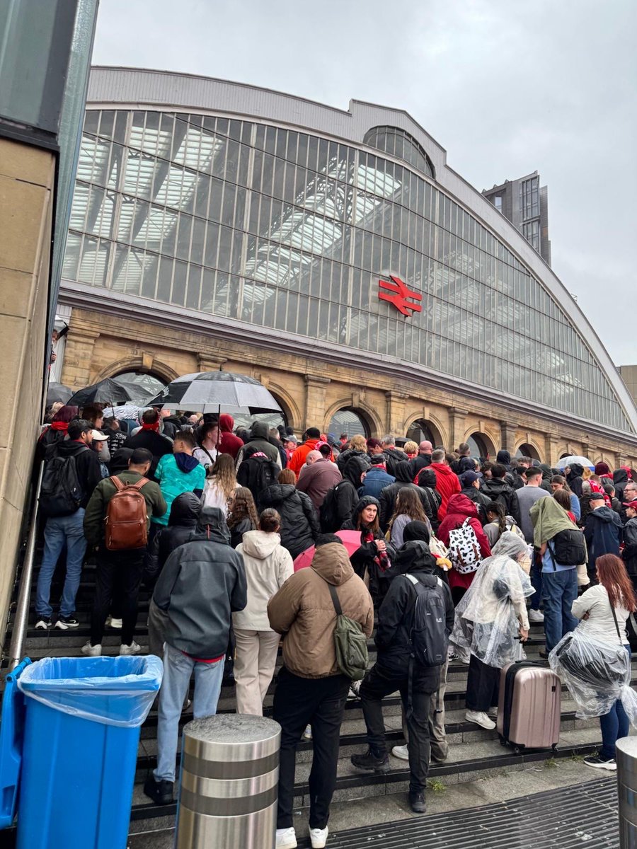 Apschops's tweet photo. @NetworkRailLIV @LFC @nationalrailenq @northernassist @TPEassist @Merseytravel @merseyrail @LNRailway @tfwrail @AvantiWestCoast @LpoolCityRegion You’re not letting people with booked tickets into the station to make their trains. My family have been waiting for ages outside and their train was at 18.15. Ridiculous organisation. Sort it out!!!! https://t.co/lMm14YiJq4