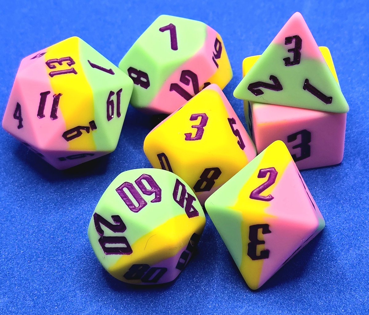 AislynMcgregor's tweet image. This #dice set can really bounce. Sometimes right out of my dice tray. 😆
#DiceNightSpotlight