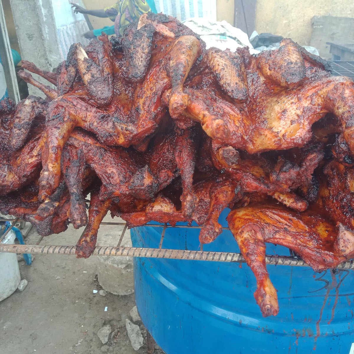 MyGbagada's tweet photo. Royal Smoked and Spicy Guinea Fowl now available in Gbagada. 

We are located at Gbagada bus stop beside Ram Market Close to Harvesters Church.

We do home delivery and open monday to sunday

Call or whatsapp to place order: +2349098058000 https://t.co/Q8OHItmTp4