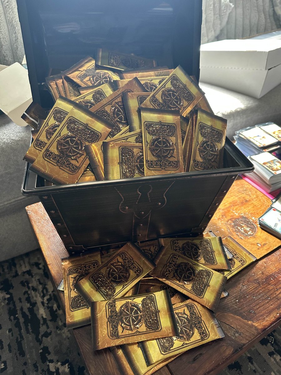 Invasioncnc's tweet image. Arrrr, we got a chest full of #fabtcg gold (packs)! Can we find @james_white prized booty?