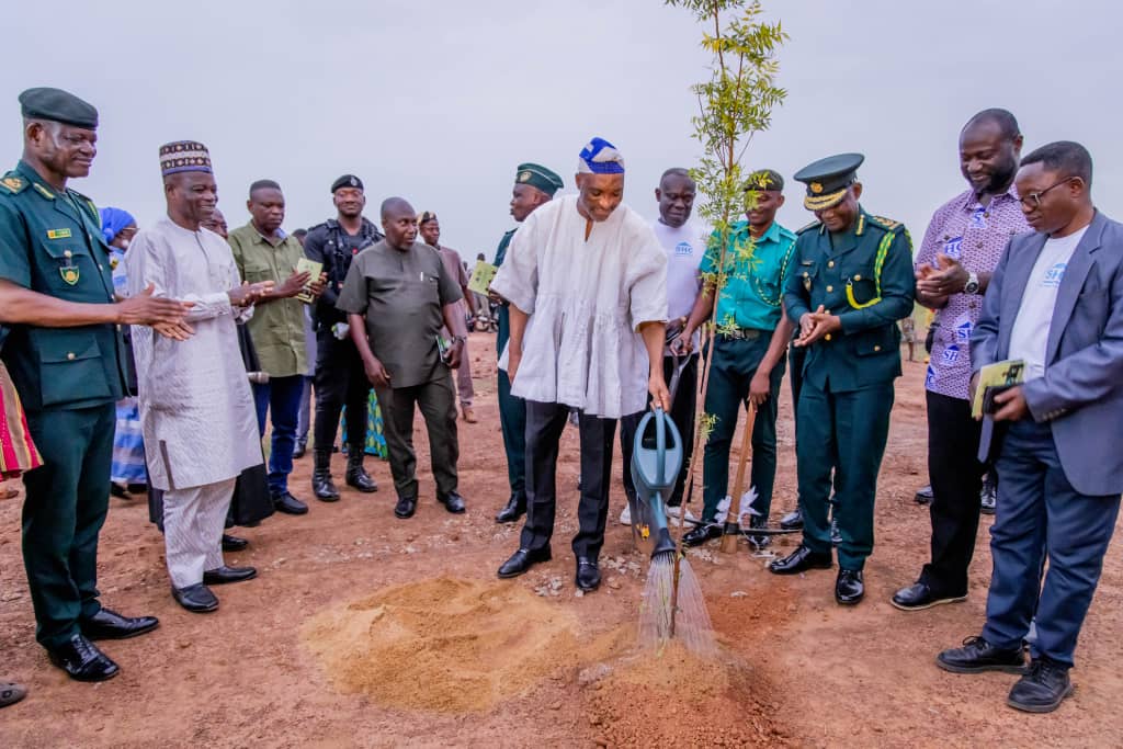 statehousing_gh's tweet image. We’ve officially broken ground for Phase Two of our collaboration with the Ghana Immigration Service — another 24-unit residential facility, this time tailored for senior officers at the Tamale International Airport.
#SHCL
#Statehousingcompanyltd
#Buildingforgenerations