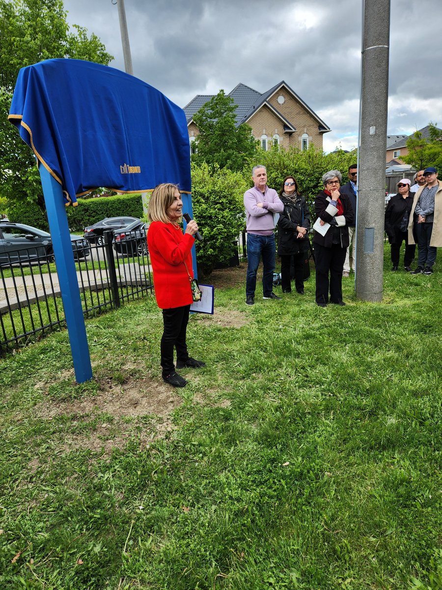 Councilor Nunziata, Liban Hassan and Judy Sgro (MP) at the Ernie Lustig Park Renaming Ceremony.

Lustig family members speak at the renaming ceremony.