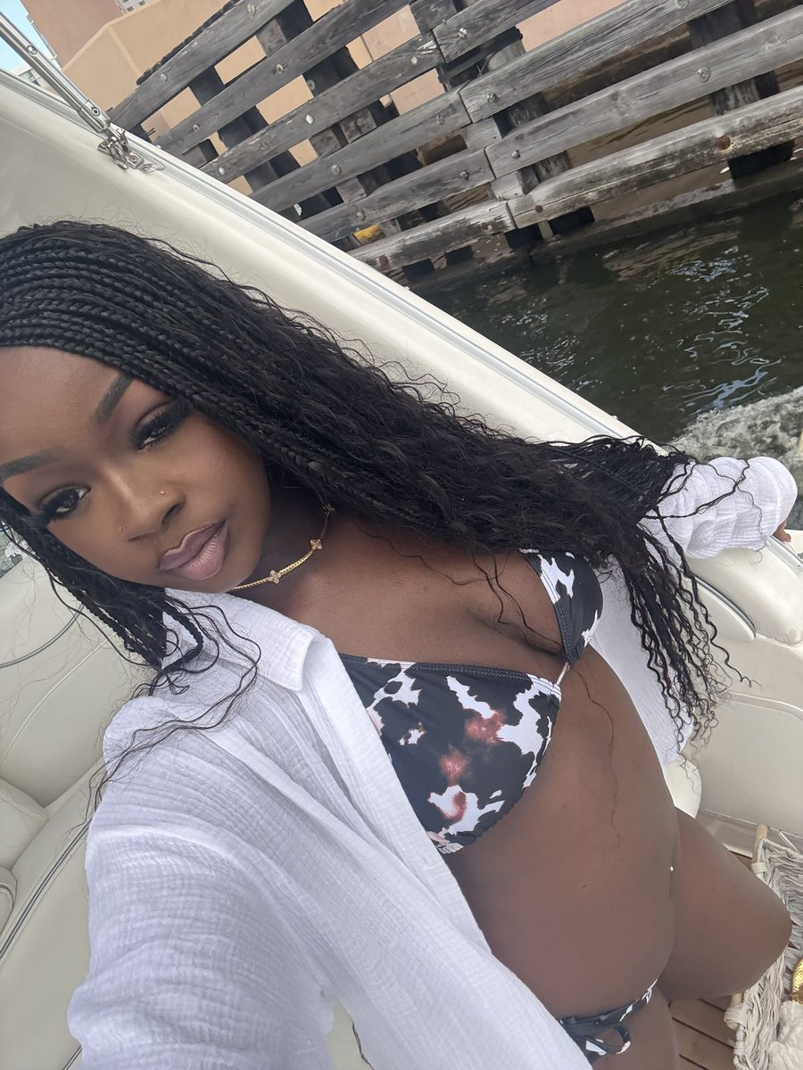 therealerica_e's tweet photo. 😍😍😍😍😍😍😍 https://t.co/Lz1mhWzbwI