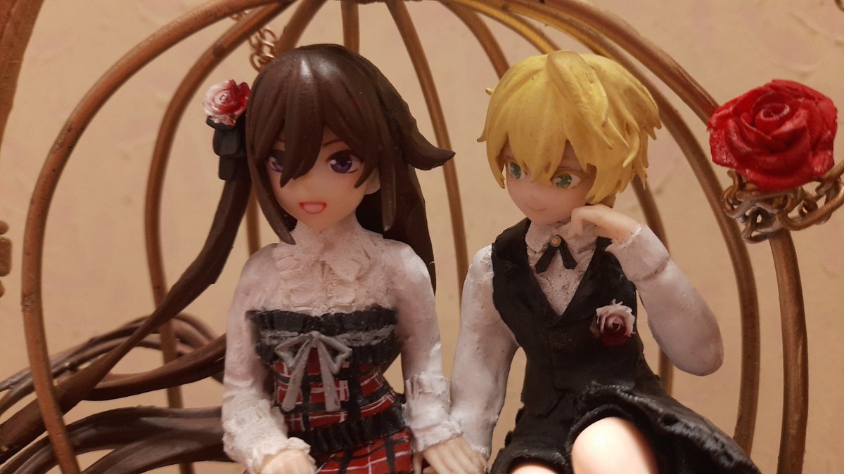 flame_dryad's tweet photo. Custom Scale figure I made of Oz and Alice from Pandora Hearts by @jun_mdesu 
It shall be displayed in my home 

#パンドラハーツ #PandoraHearts https://t.co/lwJnf0fAMN