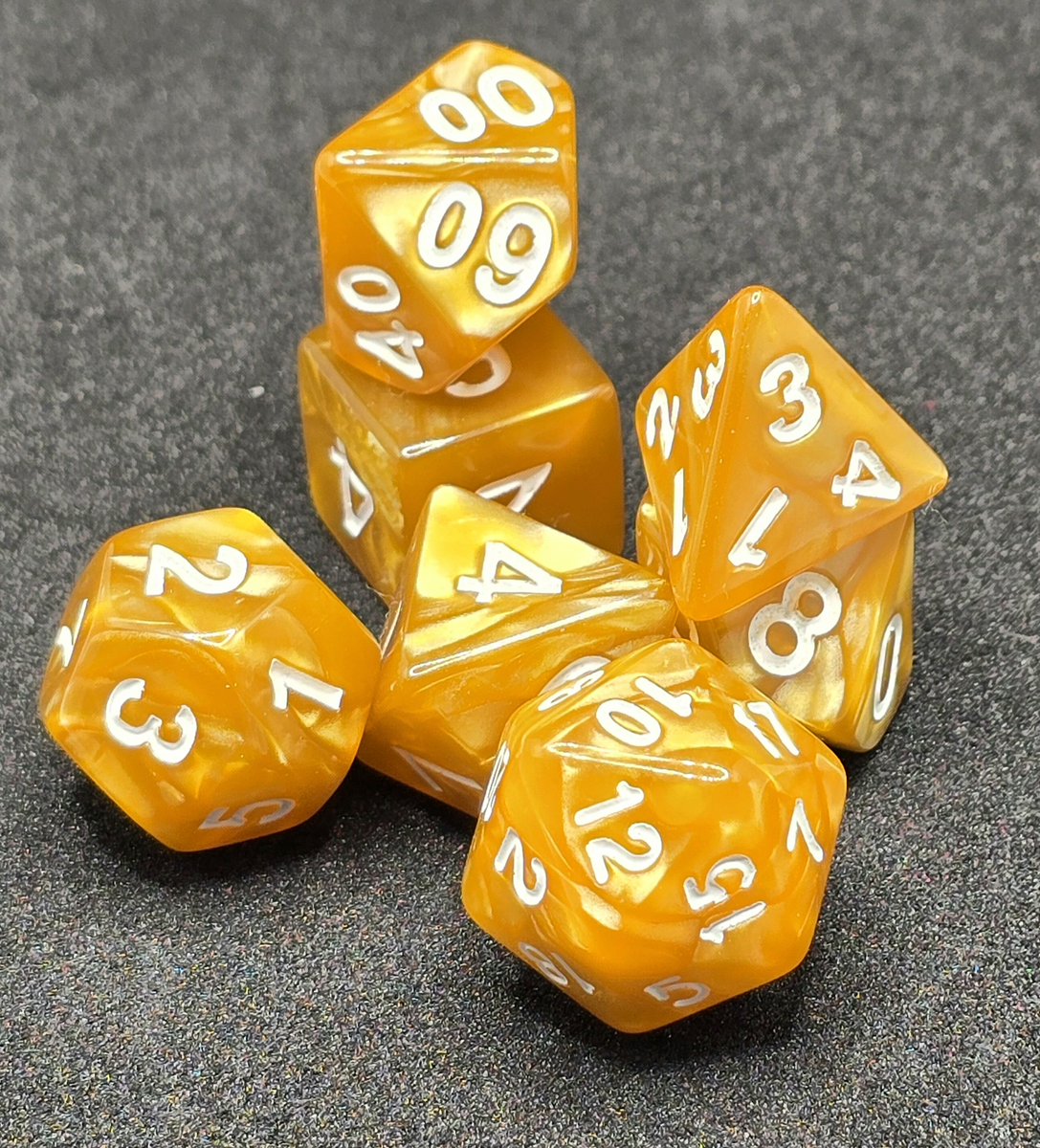 AislynMcgregor's tweet image. This #dice set came inside of a handmade bar of soap. You don't get "cleaner" rolls than that. 😅
#DiceNightSpotlight