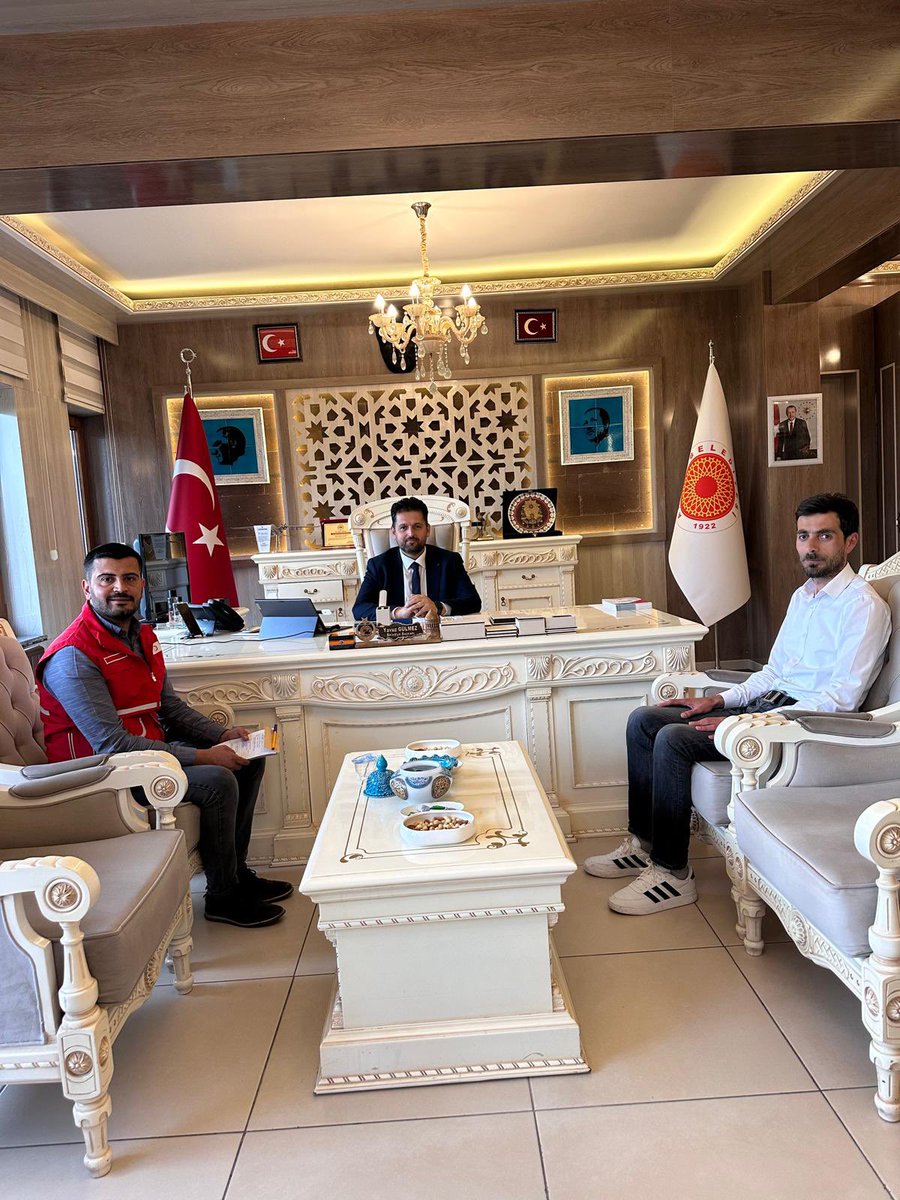 Kubbetü’l-İslâm Ahlat Belediye Başkanımız Sn. Yavuz Gülmez, kurban vekâletini Bitlis İl Merkezi Başkanlığımıza teslim etmiştir.Desteklerinden dolayı kendilerine teşekkür ediyor, Cenab-ı Hak’tan ibadetlerinin kabulünü niyaz ederiz."