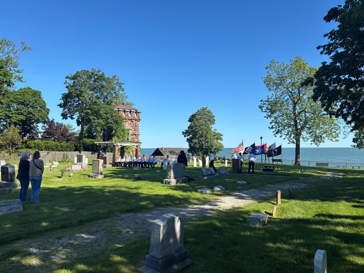 Today we remember and honor those who gave their lives in service to our nation. Thank you to Mayor Spaetzel and the Avon Lake community for the opportunity to join this morning’s parade and pay tribute to our fallen heroes. Wishing everyone a safe and meaningful Memorial Day. 🇺🇸