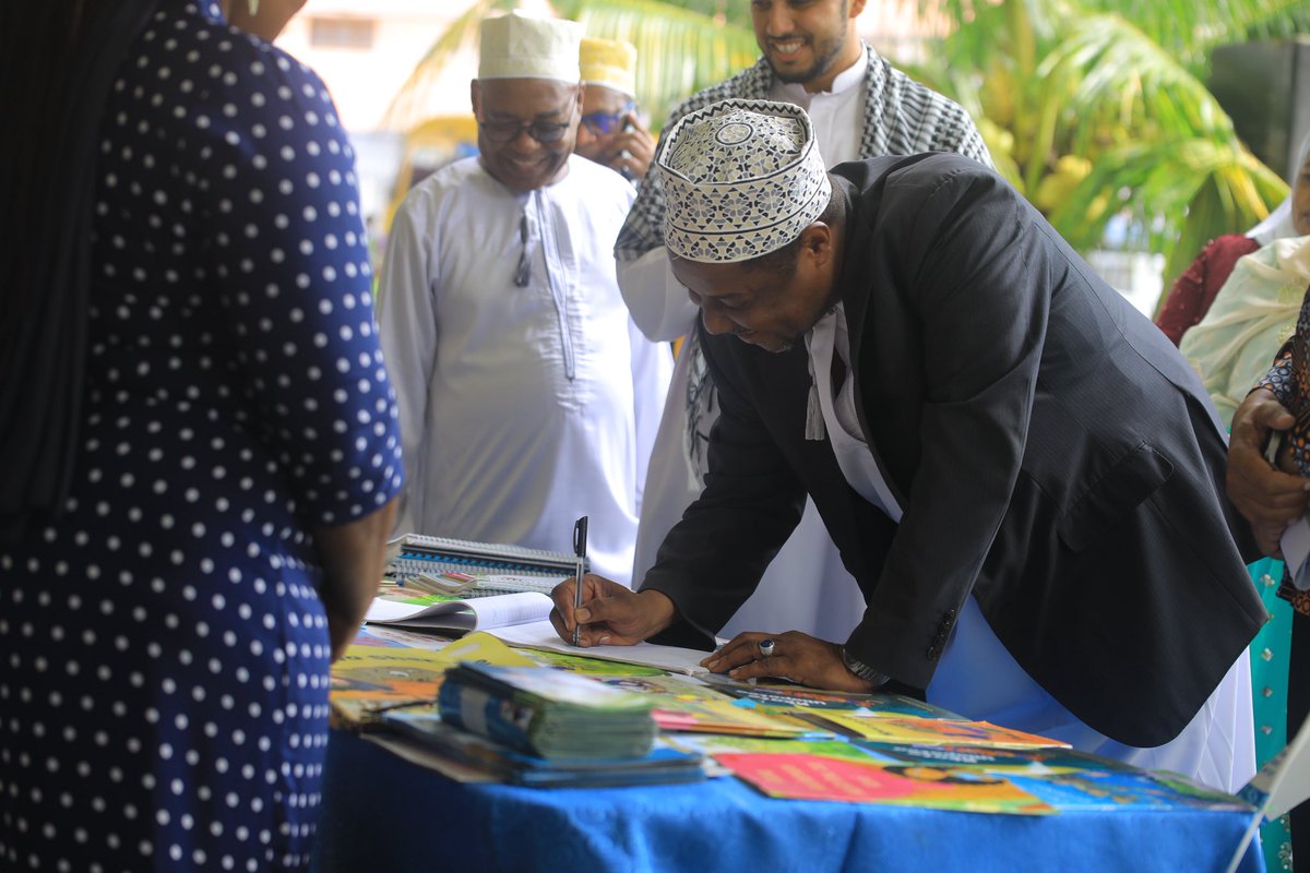 tourism_heritag's tweet photo. * Matukio katika Picha*
Warsha ya Maadhimisho ya Siku ya Makumbusho Duniani yaliyofanyika tarehe 23 Mei 2025 katika Makumbusho ya Amani iliyopo Mnazi Mmoja Zanzibar.

#Zanzibar #VisitZanzibar #sustainabletourism #Culture #Heritage #Bookfair #Literature https://t.co/NdylsDufWm