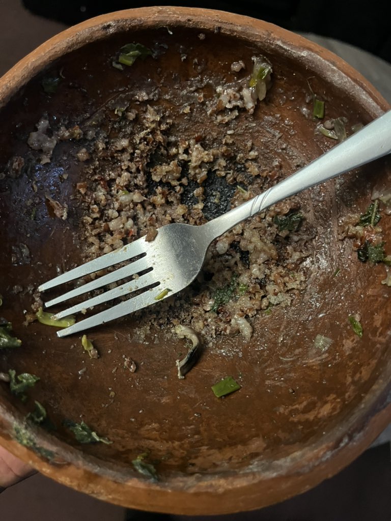 deankarrachef's tweet photo. Dinner was in Zimbabwe but we travelled using a Korean car π¬ clay pot wild rice with zvinyenze (rolled and tied goat entrails) muboora(pumpkin leaves ) and mowa (amaranth leaves). Topped with a frango sauce #myfoodisafrican #DeAnkarraChef #foodblesserchronicles https://t.co/JPOvX4ujQQ