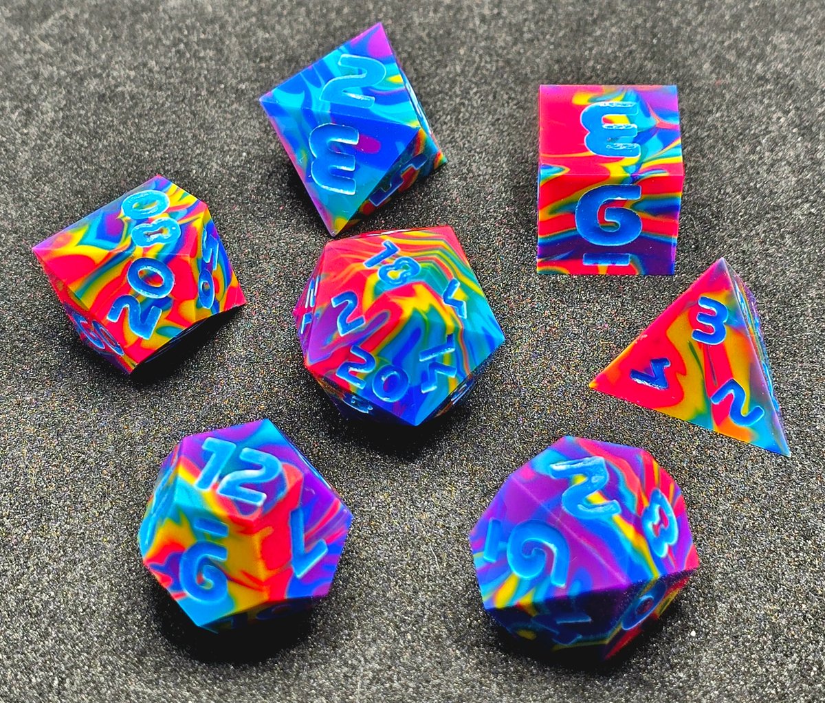 AislynMcgregor's tweet image. The "Neon Nights" #dice set from @wildearthdice's Cyberpunk Collection.
#DiceNightSpotlight