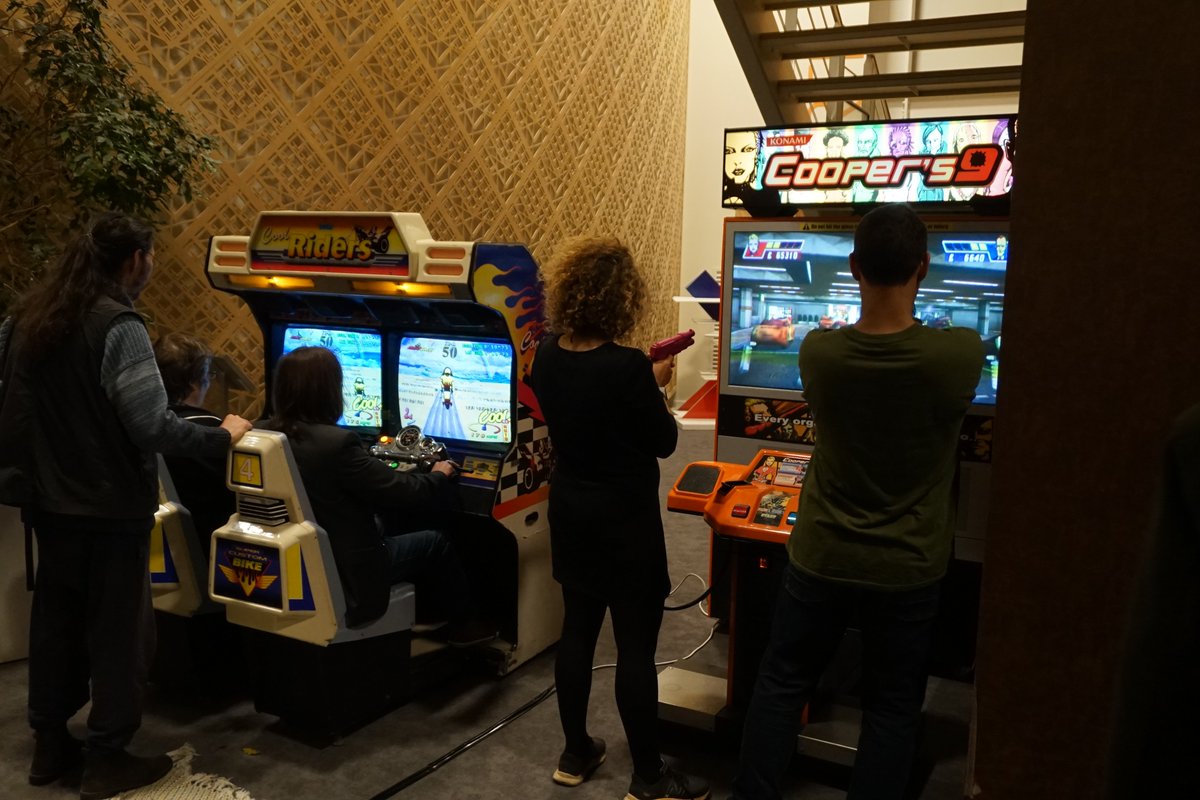 simmsclub's tweet photo. Merci aux visiteurs d'avoir apporté leur bonne humeur à la nuit du jeu et aux bénévoles d'avoir tenus 24h sans dormir ! On espère vous revoir aussi motivé à la prochaine édition. @Laval_la_Ville @ClepLaval @L_V_Center https://t.co/9UK5dYC2Dz