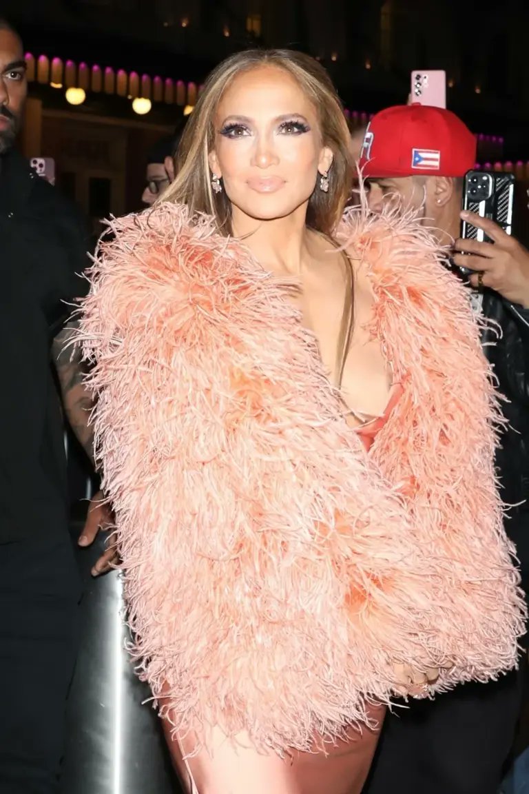 Jennifer Lopez Nip Slip