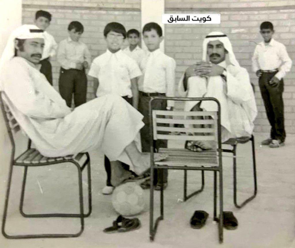 الاستاذ الفاضل علي بجاد المطيري وبدر الخياط ولقطه من ذاكرة الزمن الجميل