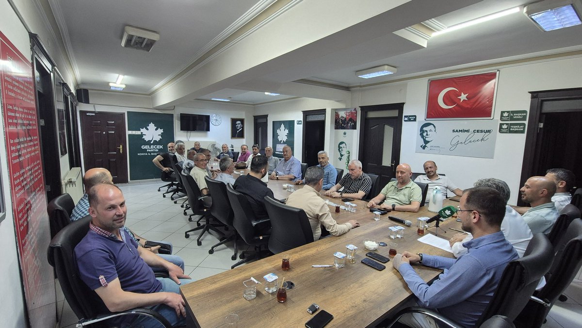 Genel Başkanımız Sn. <a href="/Ahmet_Davutoglu/">Ahmet Davutoğlu</a> ile Kuzey Irak’taki temaslarımız sonrası, Genişletilmiş Yönetim Kurulu toplantımızda teşkilat mensuplarımızla bir araya gelip, temaslarımız hakkında bilgi verdik.

Birlik ve kardeşlik içinde, erdemi ve ahlakı rehber edinen bir siyaset