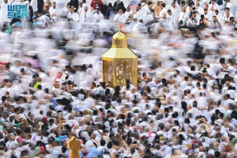 وزير الإعلام سلمان الدوسري:

بلغ عدد حجاج الخارج حتى أمس أكثر من مليون حاج 🕋❤️