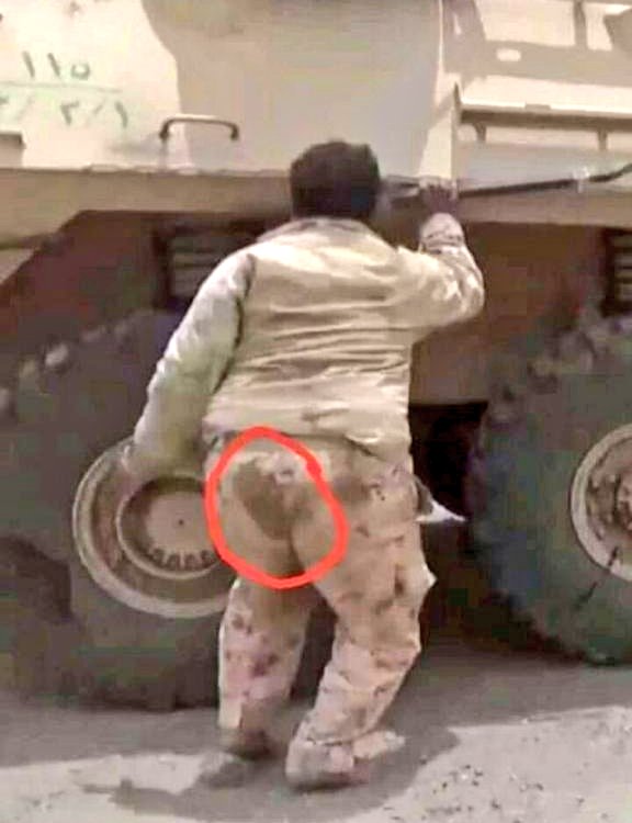 جيش التعوسيه العظمه الذى هرب عرايا امام مجموعات مسلحه فى اليمن  اذا كان لديك 90% من الشعب مخانيث . فلا تجازف بأنشاء جيش حتى لا تفضح مثل التعوسيه