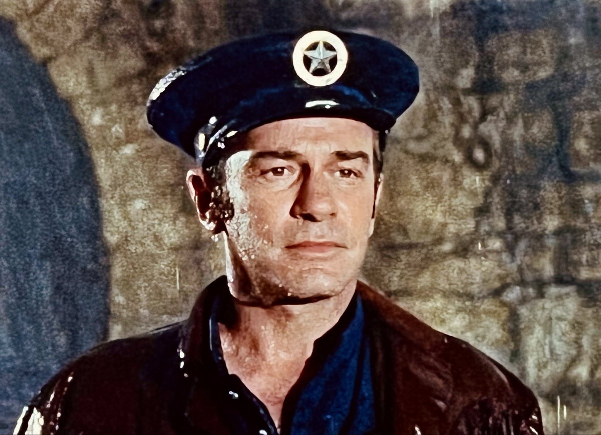 #MemorialDay #TheLastCommand
Watch Richard Carlson’s iconic speech as Col. William Travis, in which he inspires his fighters to transform defeat and self sacrifice into a kind of triumph at the Alamo in 1836! 
youtu.be/BivINKjcdOM?si…