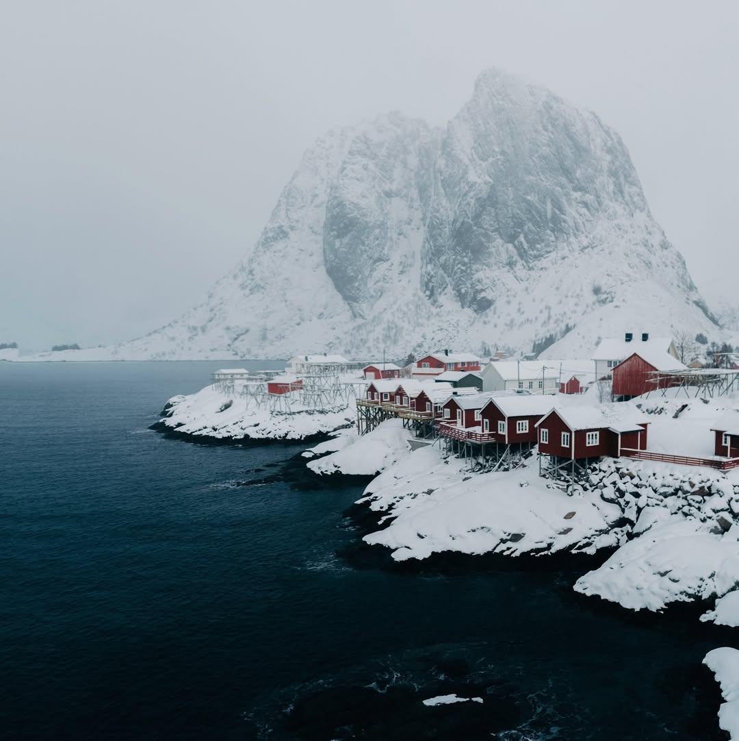 visualsofearth1's tweet photo. Lofoten Islands, Norway https://t.co/9Rq4NEKzwR