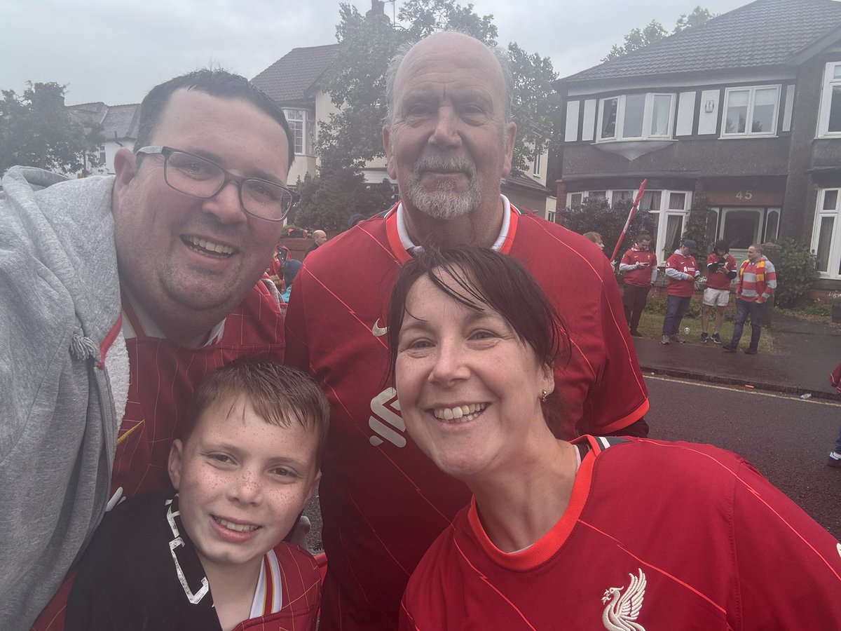 FelthamStuart's tweet image. Champions.. Champions.. Ole Ole Ole #LFC #LFCParade #Champions #YNWA