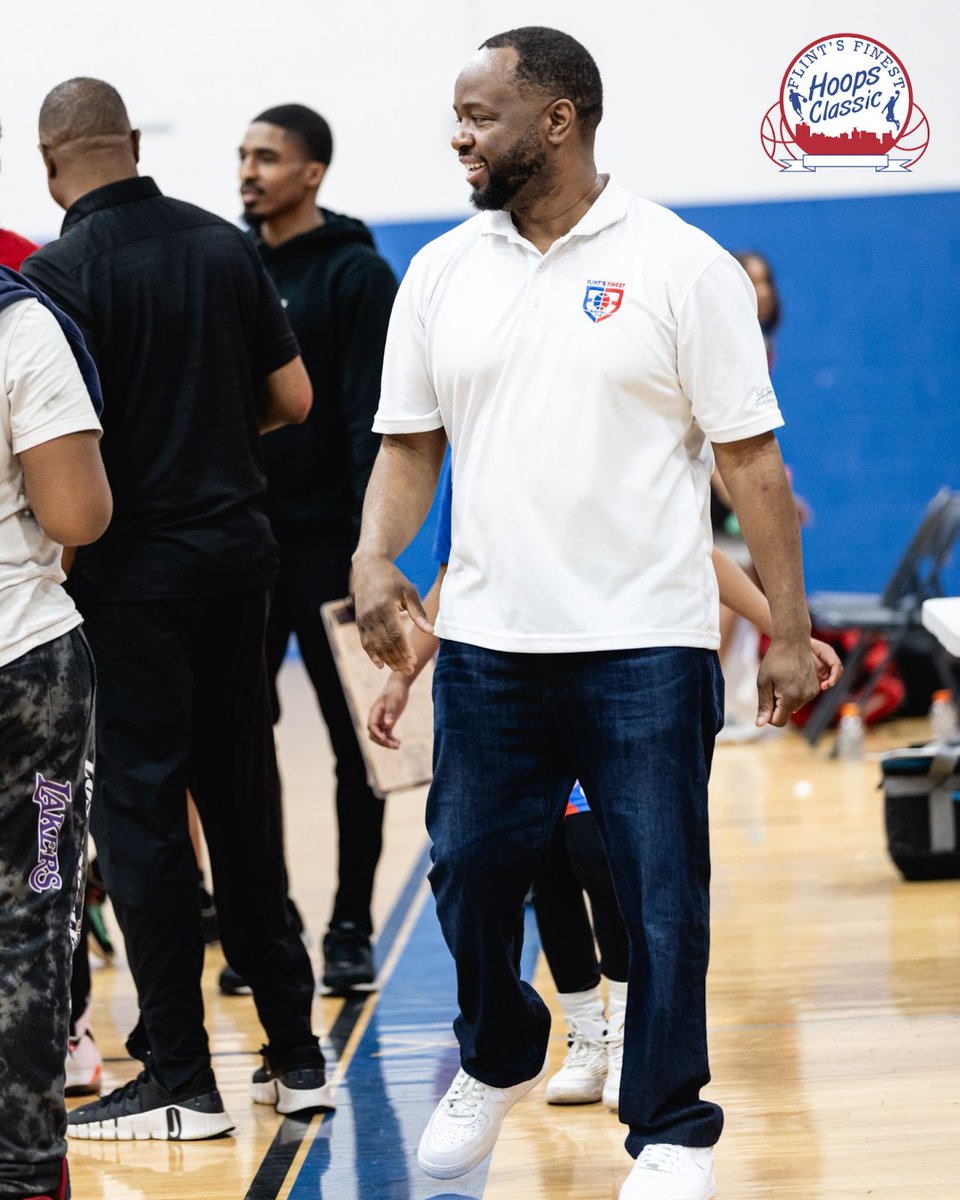 FlintsFinestBB's tweet photo. Wanting it isn’t enough. Wishing won’t get you there. Real leaders show up, lead by example, and put in the work daily. At Flint’s Finest, our coaches don’t just guide—they inspire, grind, and build champions. 
.
#FlintsFinest #LeadByExample #CoachesGrindToo #BuiltNotBought https://t.co/sgdydKRBjp