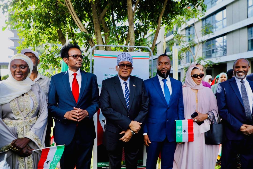 MohamedBarawani's tweet photo. The president of the Republic of Somaliland H.E. Abdirahman Mohamed Abdullahi arrived this afternoon for an official visit to Kenya. The president was received by Hon. Hassan Ali John, Cabinet Secretary for Mining,Blue Economy and Maritime Affairs of Kenya https://t.co/rHkPk1QKbI