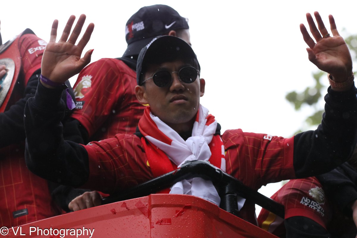 VLPhotography_'s tweet photo. Photos from the parade today. I finally got a photo of Mo  😁.#LFCParade https://t.co/vCdhwa5pV8