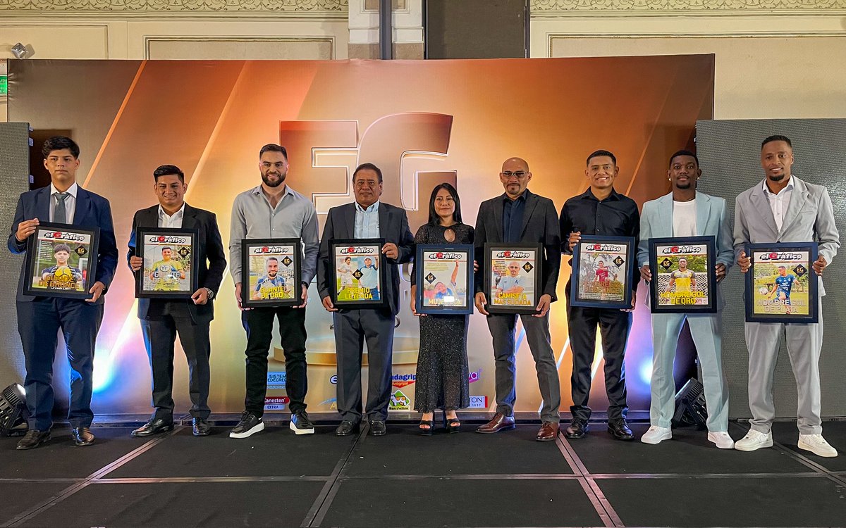 El Sistema Fedecrédito, Excel Repuestos, Laboratorios Paill y Bayer se unieron para reconocer el esfuerzo, la entrega y la pasión que hacen brillar al fútbol.

laprensagrafica.com/deportes/Marca…