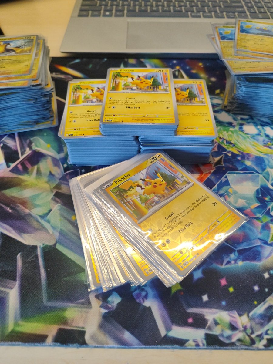 Did someone say Pikachuuuu?? I got 239 normal &amp; 48 reverse from Paldean Fates @ the moment! 

PoCards @ Cardmarket!
cardmarket.com/en/Pokemon/Use…