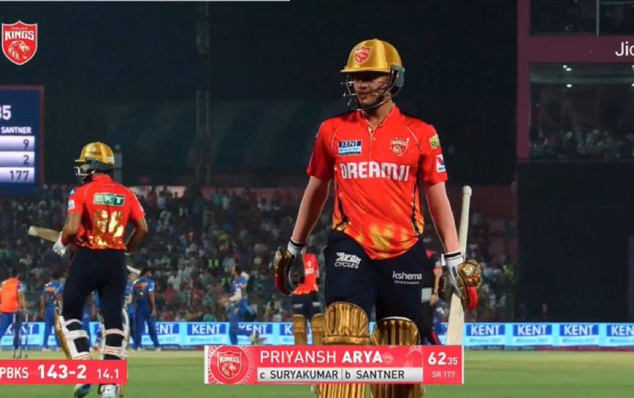 mayurlightwala's tweet photo. #MIvsPBKS

पंजाब किंग्स ने फिर दिखाया अपना दम! 🦁 @realpreityzinta को जीत की बधाई! 🥂 #MIvsPBKS https://t.co/JKV2rPtiUD