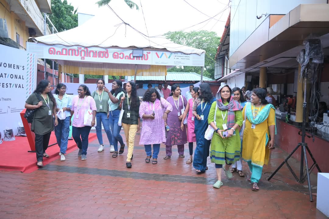 Participants of the 'Scheme for Women's Technical Training and Integration into the Film Industry' at 6th #WIFF 😊

#WIFFKottarakara #WIFF2025 #6WIFF #WomenInCinema #FemaleGaze #FemaleVoices #WomensInternationalFilmFestival #TechnicalTrainingforWomen #KSCA #ChalachitraAcademy