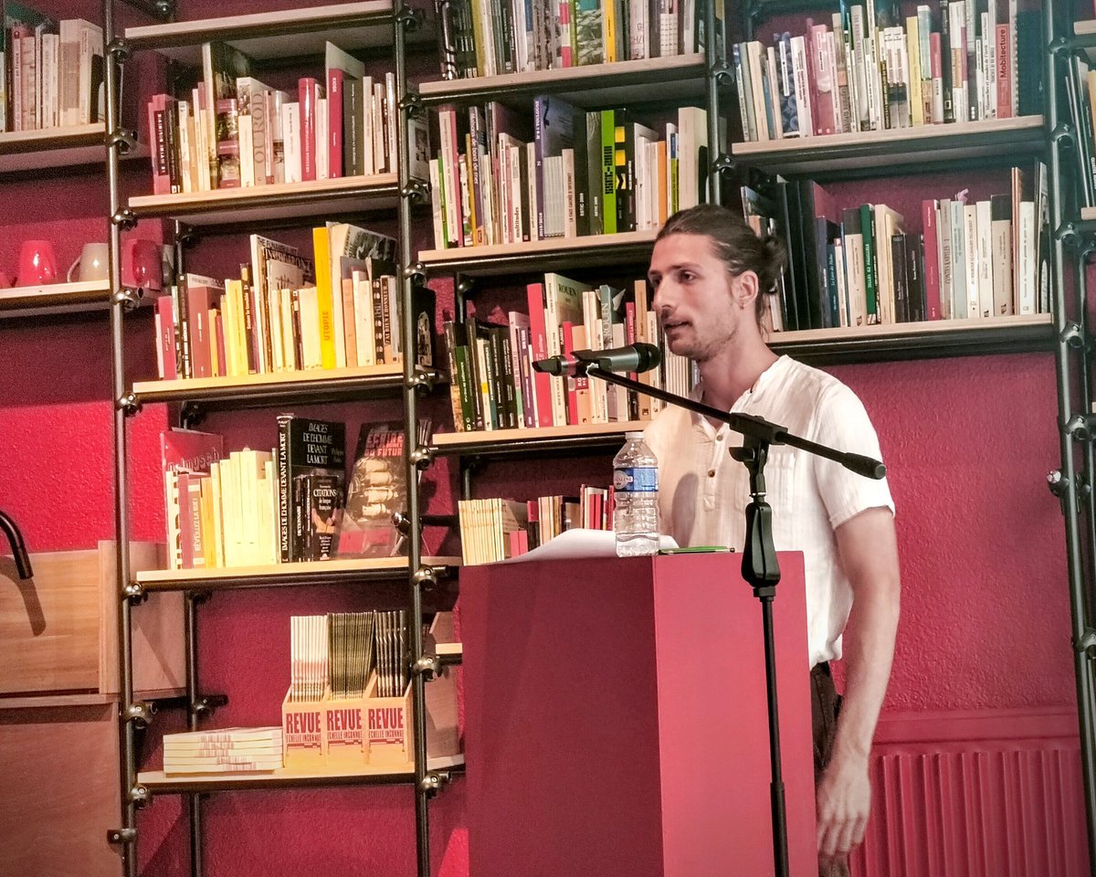 Lecture d' Hôtel des voyageurs de <a href="/sebdoubinsky/">sebastien doubinsky</a> à <a href="/EchelleInconnue/">Echelle Inconnue</a> par <a href="/vladimir/">Vladimir</a>