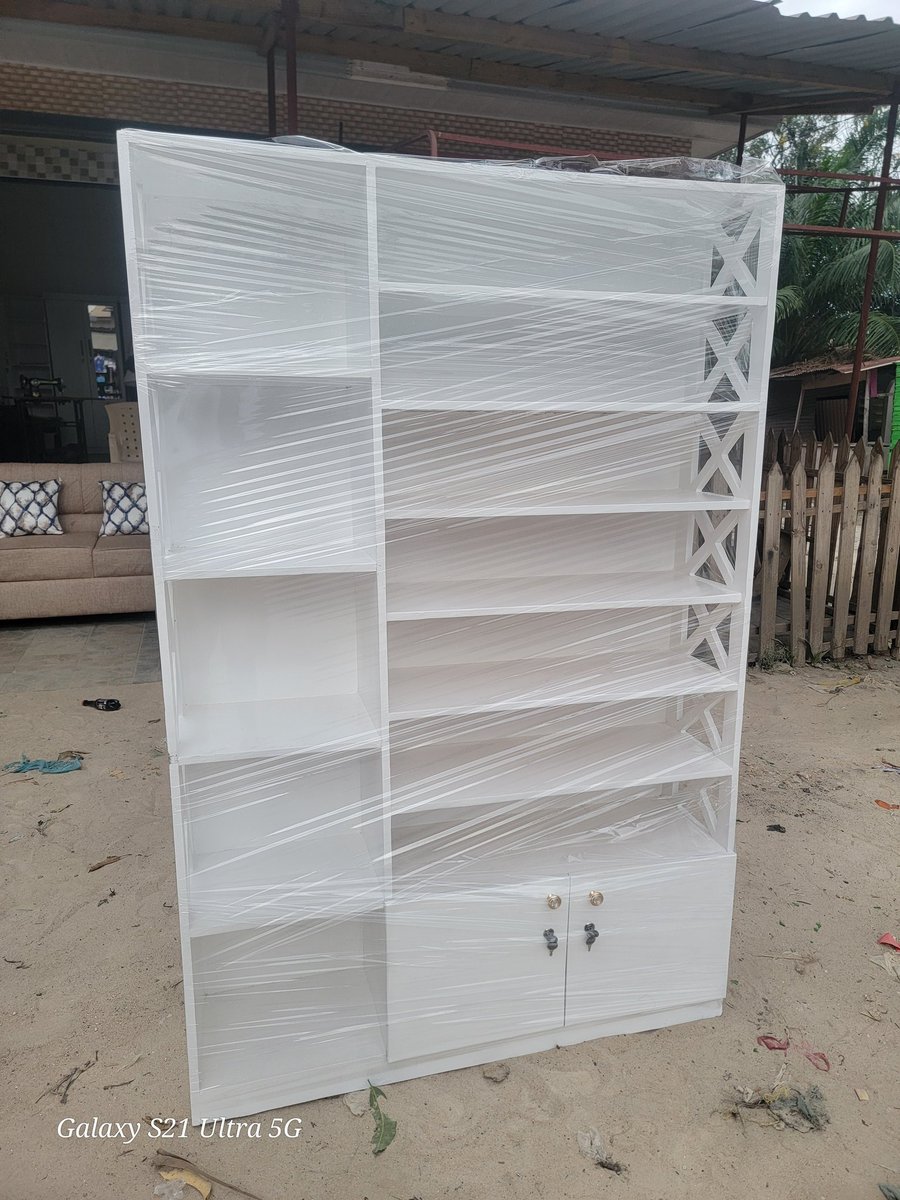 BABAMWASSA's tweet image. SHOERACK CLASSIC SANA MPYA,
TUPO UBUNGO DSM 0683836197
250K, FREE DELIVERY.