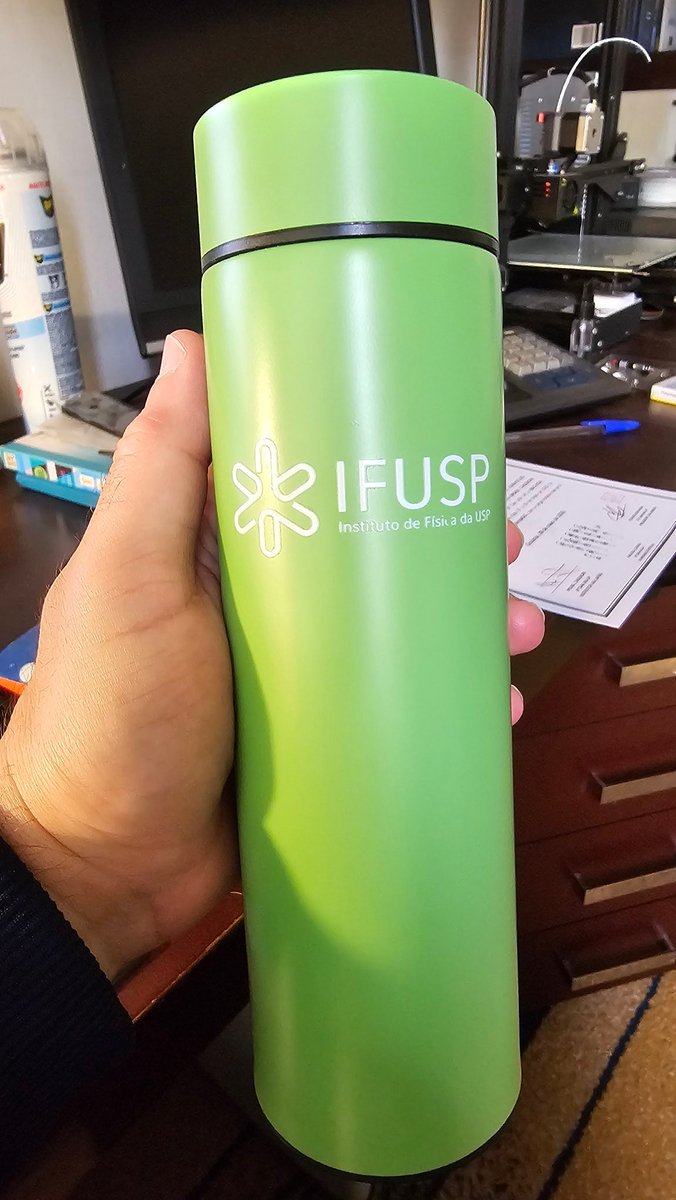 Meu filho apareceu com isso em casa! Como eu não sabia da existência disso? Agora eu preciso arrumar uma pra mim