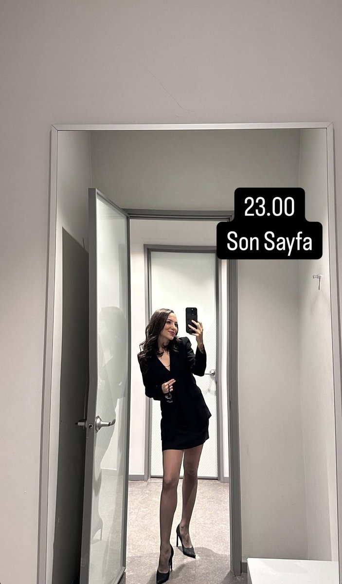 Melike Çelik 🥵😍 o bacaklar saatlerce yalanır