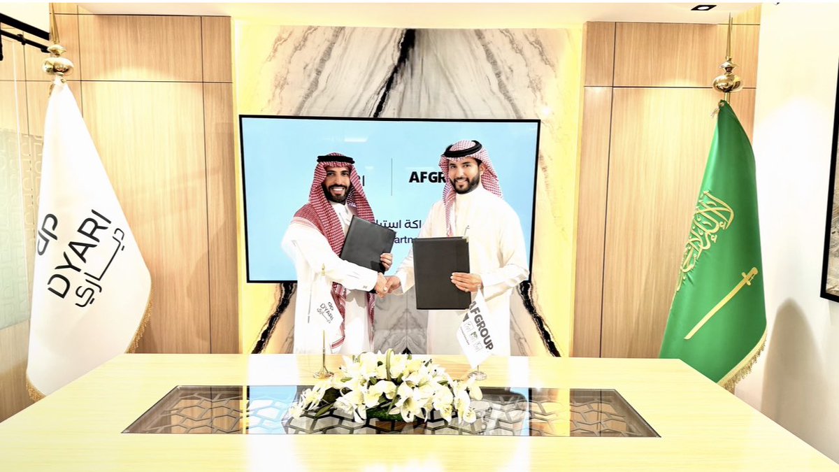 سعداء في مجموعة <a href="/AFgroupSA/">AF Group</a> 

بتوقيع شراكة استراتيجية مع شركة" دياري العقارية" 
بحضور رئيسها التنفيذي الأستاذ طلال السالم، 

في إطار سعينا المشترك لتطوير مشاريع عقارية تواكب تطلعات السوق و تعزيز جودة الحياة فيما يخص مجال المناطق الخارجية.

هذه الشراكة تمثل خطوة نوعية نحو تحقيق و