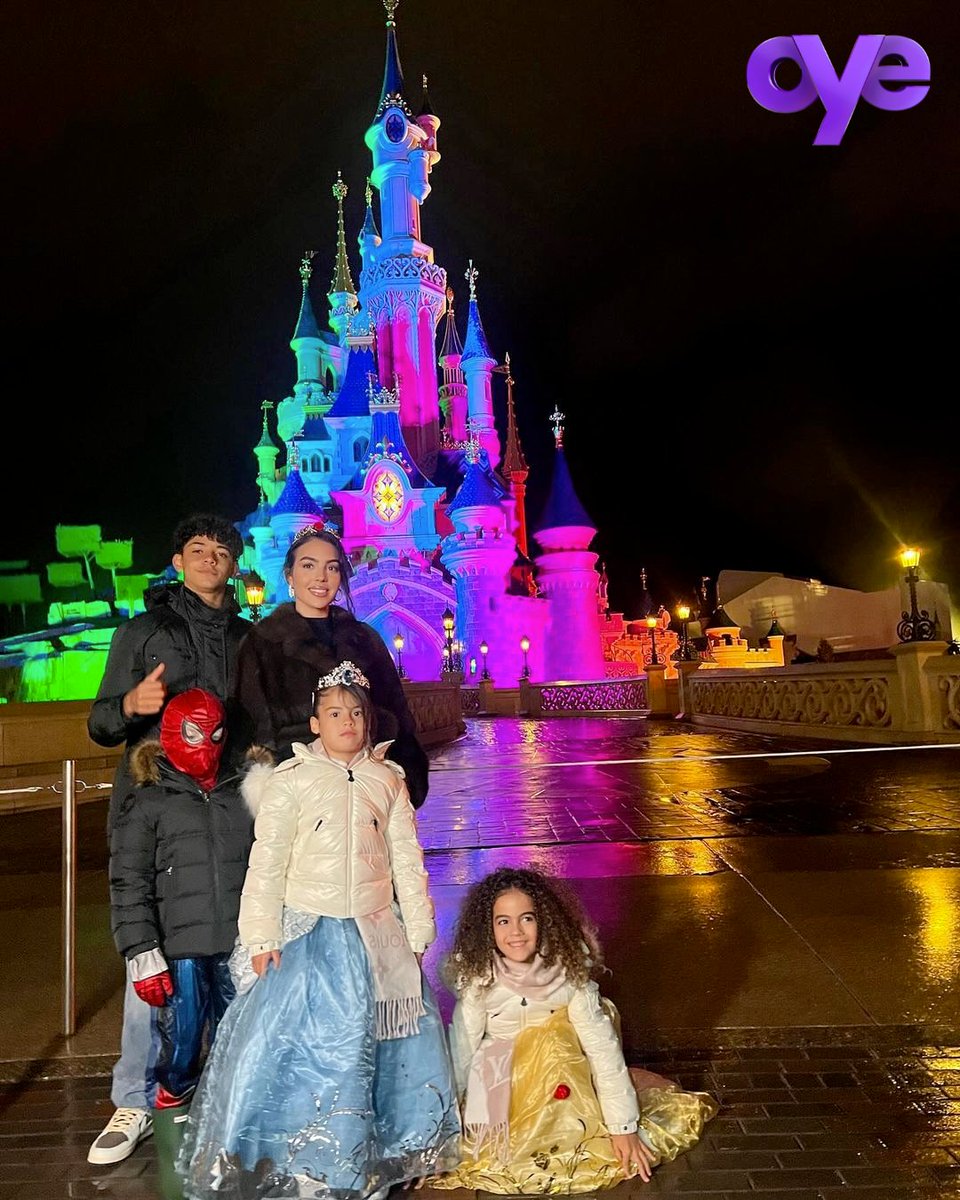 Georgina Rodríguez y Cristiano Ronaldo han decidido reducir sus compromisos para dedicar más tiempo a sus hijos. La pareja, conocida por su vida pública y su constante presencia en redes, eligió priorizar el bienestar y el crecimiento de sus pequeños por encima de todo.