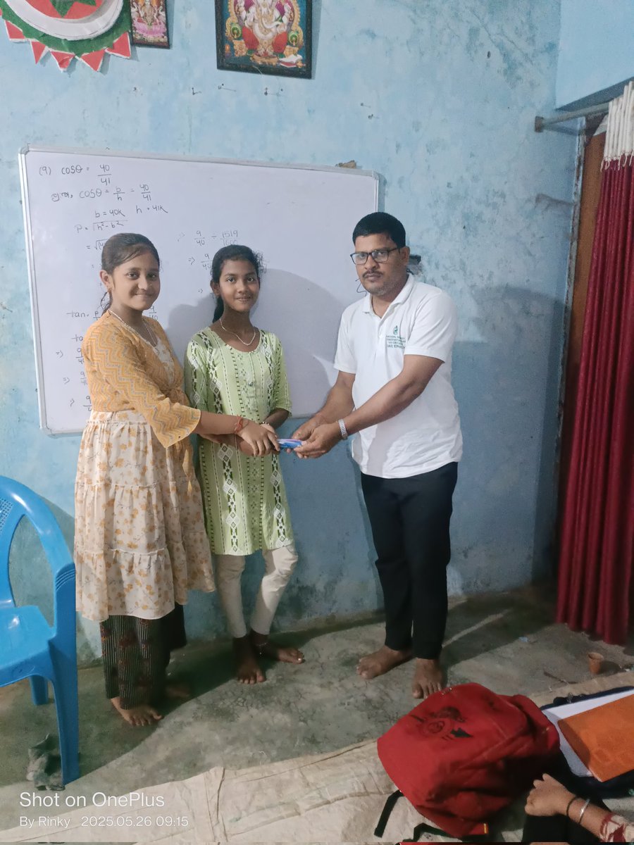 BISHNUC07252820's tweet image. #Week - 111
#MissionPlasticfree
#SmallStepBigImpact
#CollectionOfSUPens
#BeatPlasticPollution 
#ClimateEducation
#ClimateTeacher
#ClimateAction
#MissionLiFE
#ProPlanetPeople
#SaveSoilWaterAir
#AnHour4Nature

   Don&apos;t throw pens here and there but send me.