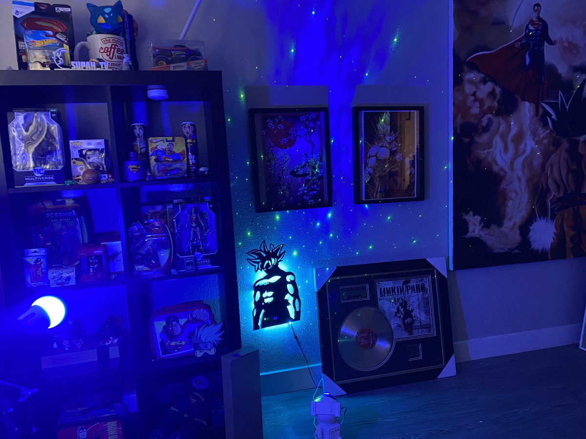 Day off strum!
And new background! 

Catch me live at 11am PT/2pm ET!
What will today bring? 

Twitch.tv/Supah_TV

#supahsquad