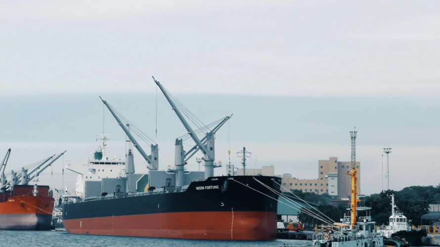 NetZeroCompare's tweet photo. Estonia is investing €25M to retrofit ships & support #FuelEU Maritime compliance. A step forward in decarbonizing transport.
Written by Onye at #netzerocompare:
https://t.co/zf058KCcrl
#shipping #decarbonization #Estonia https://t.co/e7aYPCnzVn