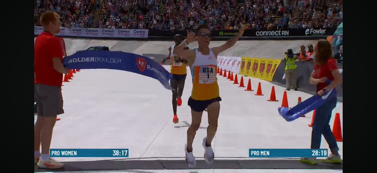 JonathanHok's tweet photo. WHAT AN INCREDIBLE FINISH &amp; KICK BY @BYUTFXC ALUM CONNER MANTZ TO WIN HIS 3RD STRAIGHT BOLDER BOULDER 10K! 🤯
#GoCougs #MantzZone https://t.co/SgaaTk12kv
