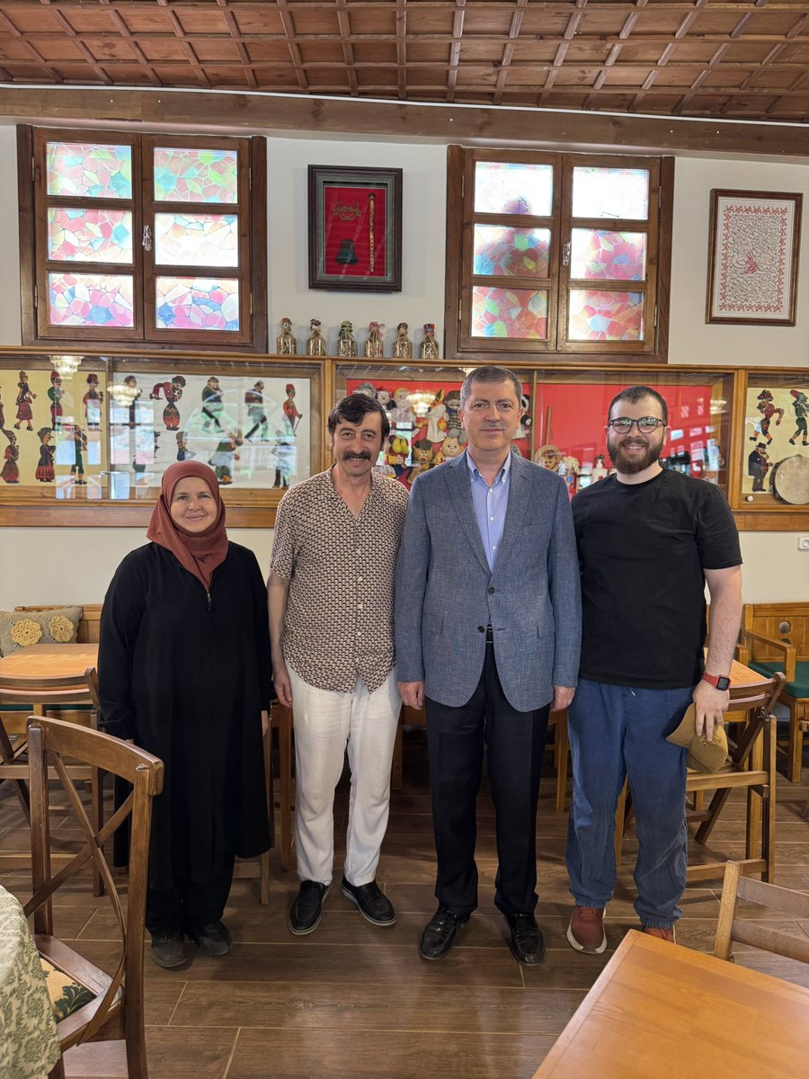 Tokat’ımızın kültür elçisi, sanat insanı Kemal Atangür ve kıymetli eşi Selda Hanımefendi tarafından ilimizin tarih ve kültür merkezi Sulusokak’ta hizmete açılan Darü’l-Bedayi’deyiz.

Kendilerine ve ilimize hayırlı olmasını diliyorum.
Bereketli olsun…