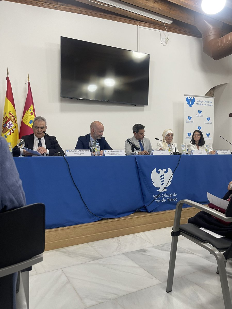 📢 ¡Nueva etapa en el Colegio de Médicos de Toledo!@RaulCalvoRico asume la presidencia, acompañado por un equipo comprometido con la profesión médica. ¡Éxito en esta nueva gestión amigo ! 👏 Gracias por tu confianza siempre. #Medicina #Toledo