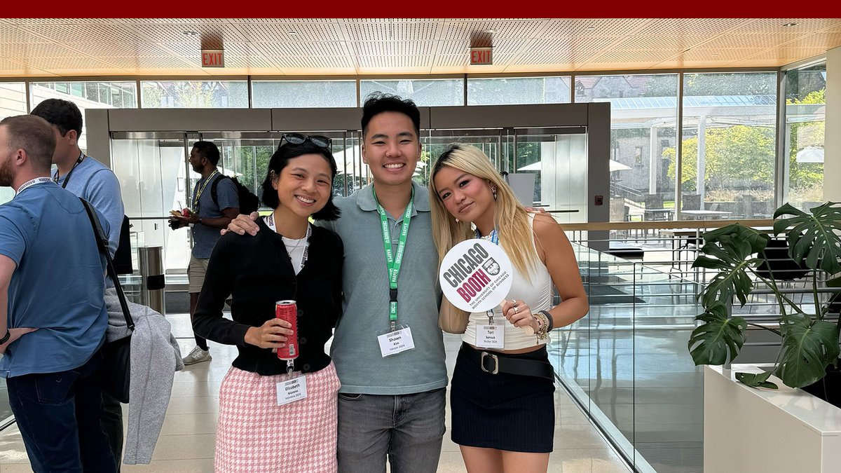 ChicagoBooth's tweet image. “Throughout history, the Asian American community has exhibited remarkable resilience, adaptability, and courage. #AAPIMonth allows us to honor the impact of those who came before and amplify stories that are crucial to the fabric of America.”
— Shawn Kim, Full-Time MBA student